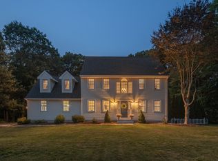 95 Old Kent Rd N, Tolland, CT 06084