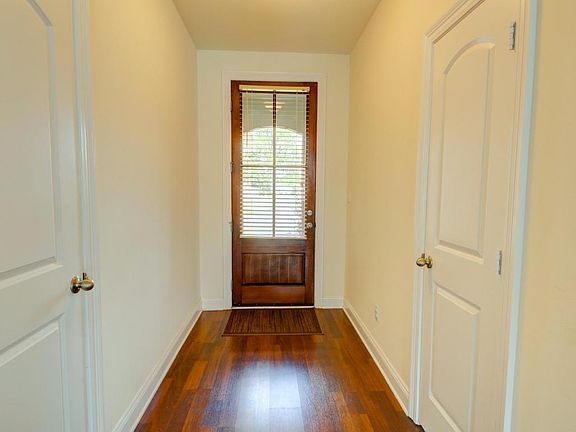 3rd image of 304 Spanish Moss Ln