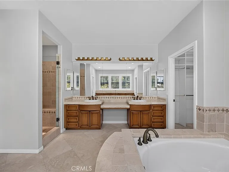 6 Westchester Ct — Photo 36