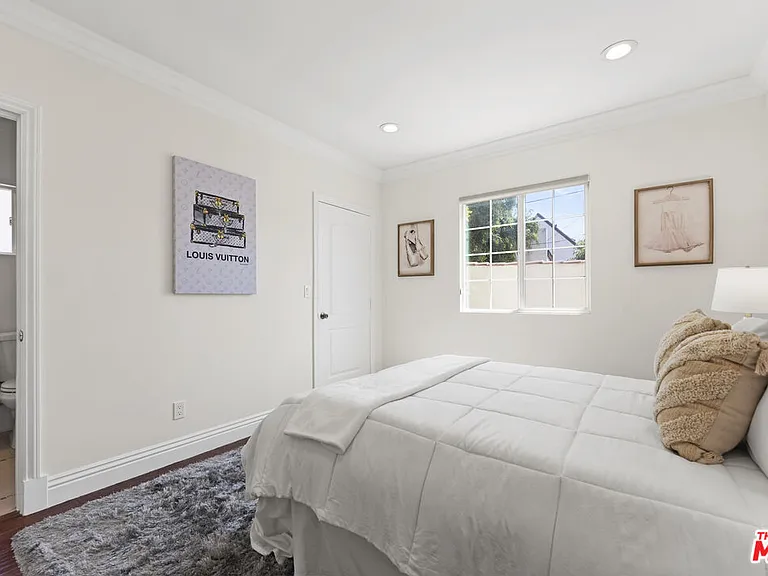 1114 S La Peer Dr — Photo 19