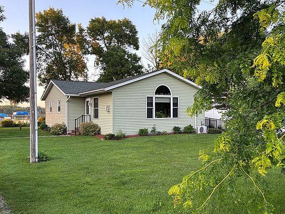 2nd image of 18662 Beach Ln