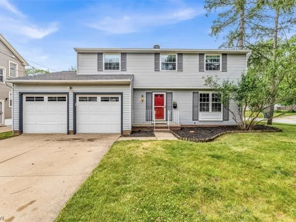 47 Southwick Dr, Bedford, OH 44146