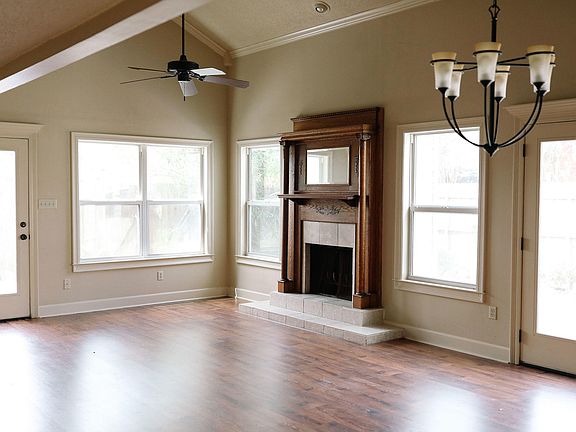 4th image of 500 W Brentwood Blvd
