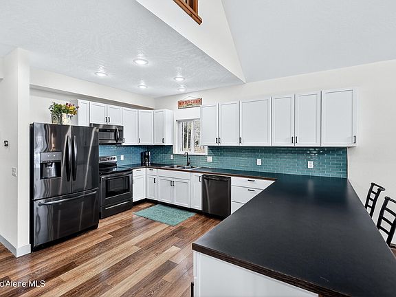 3rd image of 676 S Rena Rd