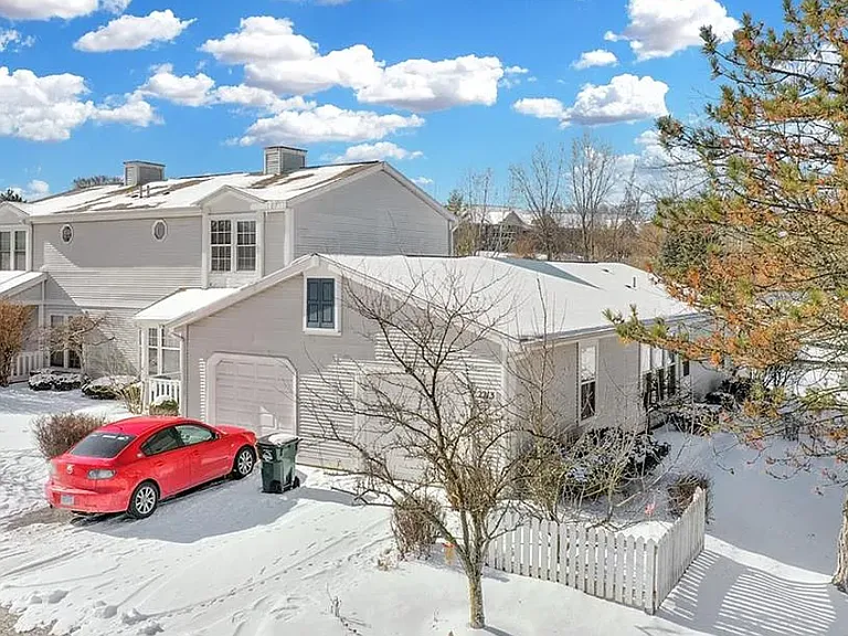 2213 Cinnabar Pl — Photo 2