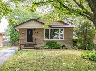 34 Briarwood Cres, Hamilton, ON L9C 4B9