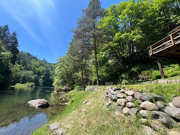 4th image of 2425 Kalama River Rd #1