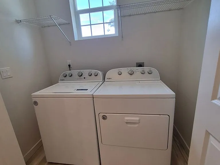334 9th Ave SE #B-7 — Photo 7