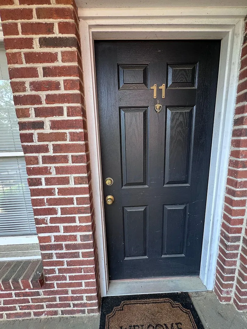 Deerfield Condominiums — Photo 2