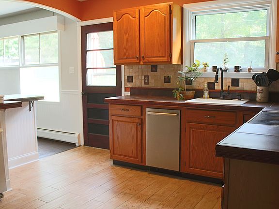 Huge Kitchen w/Backyard View