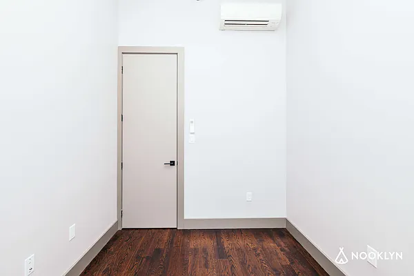 Rented by Nooklyn NYC LLC | media 46