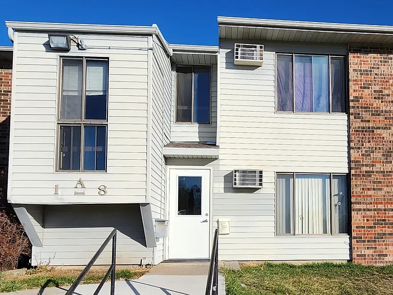 422 S Gustin St — Photo 6