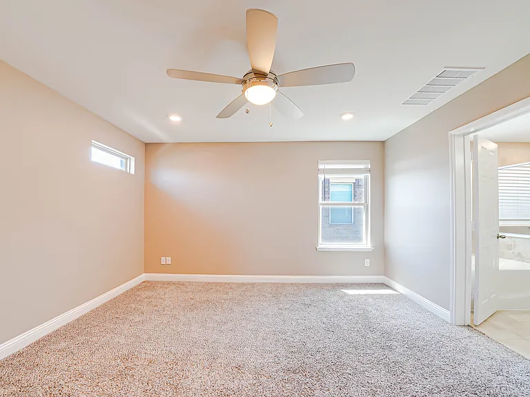410 Club House Dr — Photo 14