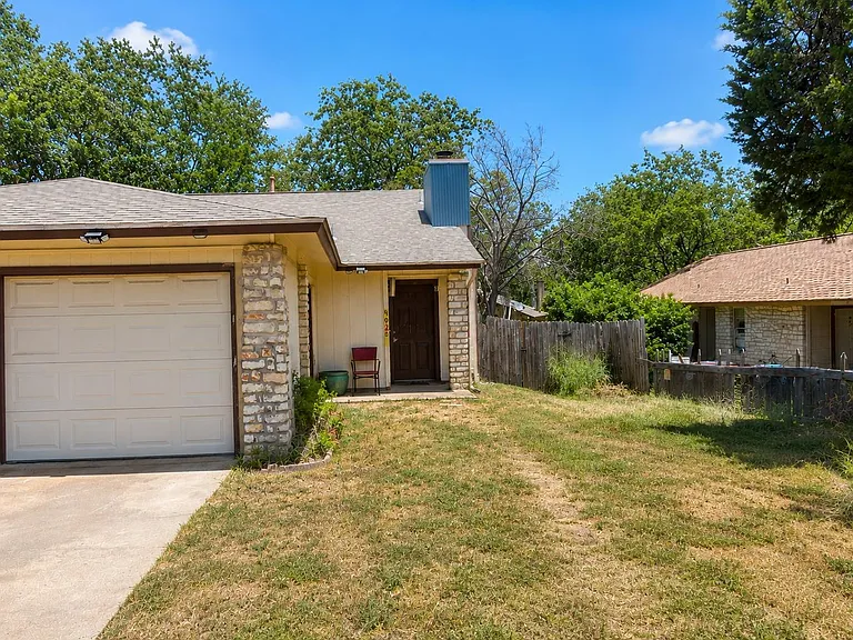 902 Sirocco Dr #B — Photo 1