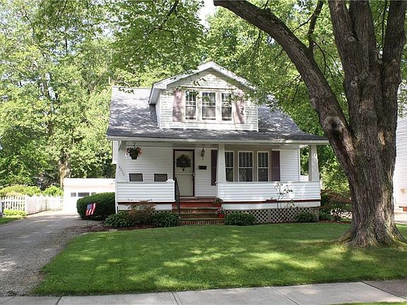 3rd image of 4056 W 229th St