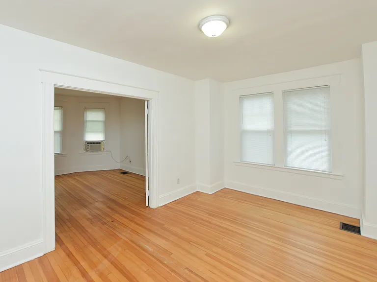 390 Clinton St — Photo 26