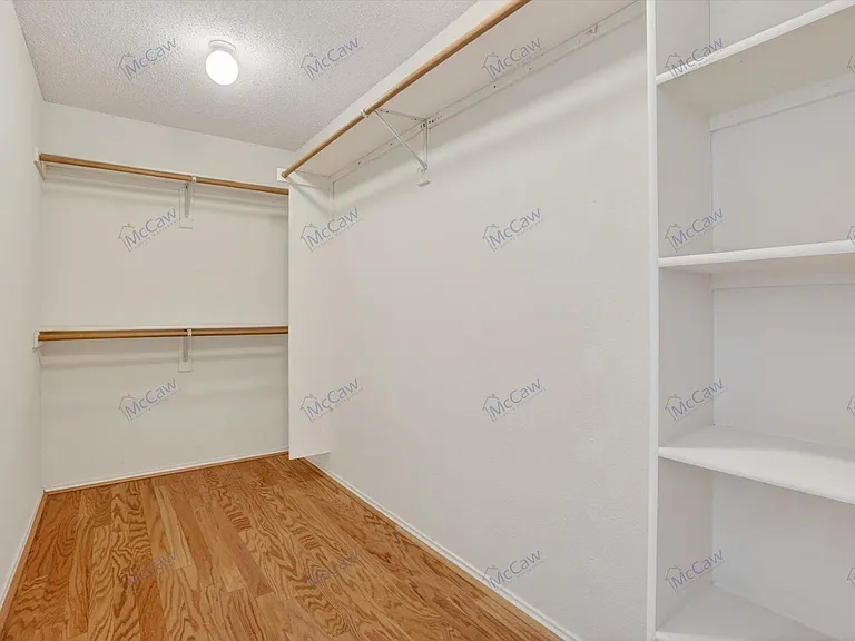 549 Dylan Ct — Photo 17