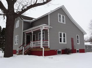 1166 Center Ave, Oostburg, WI 53070