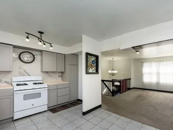 3rd image of 5860 Allemong Dr
