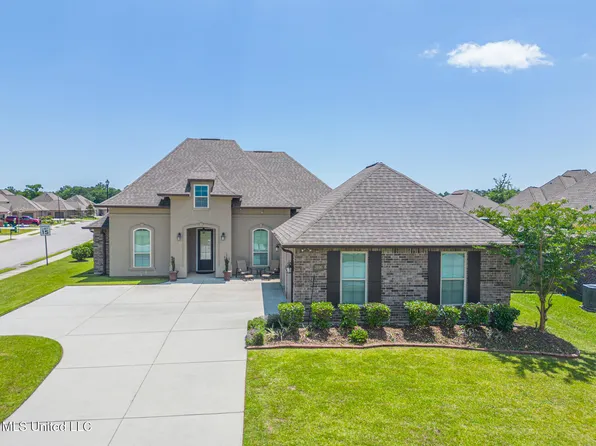 3936 David Ln, Diberville, MS 39540