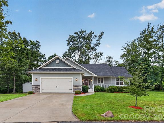 4th image of 14 Wood Path Ln