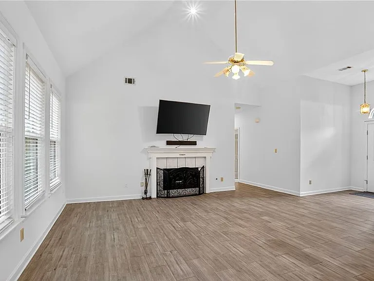 10825 Pinewalk Forest Cir — Photo 9