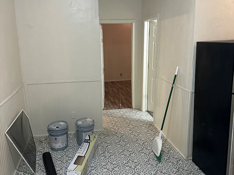404 E Oak St — Photo 22