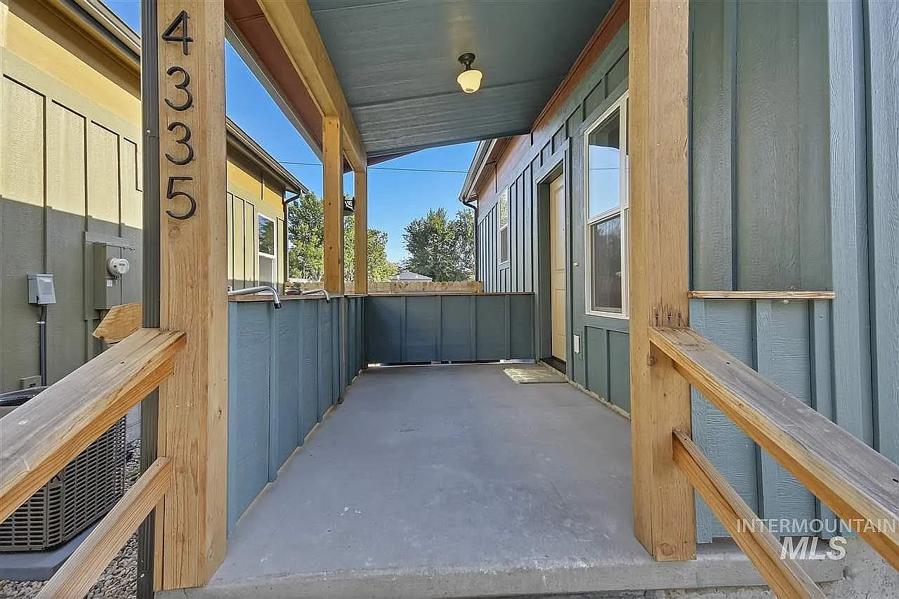 4335 Adams St — Photo 3