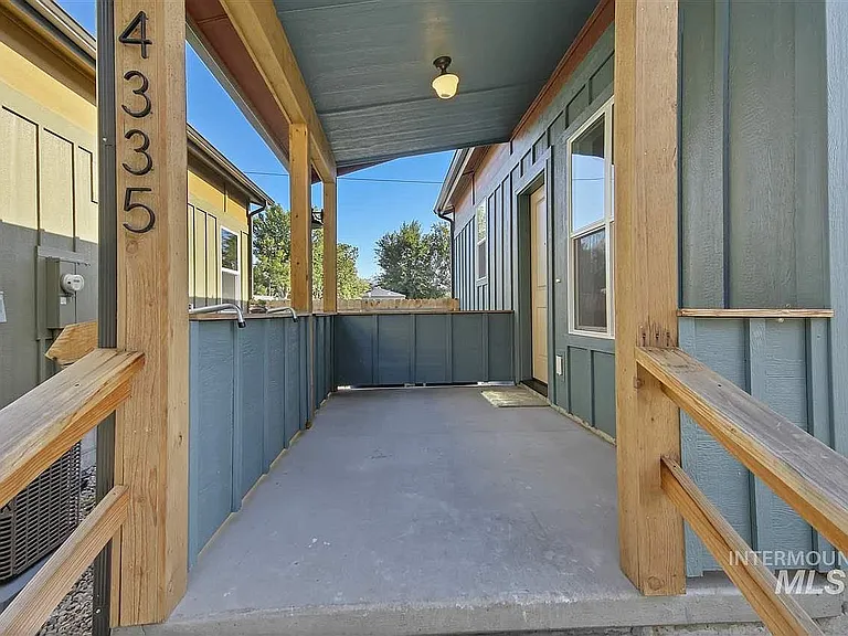 4335 Adams St — Photo 3