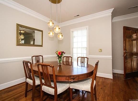5th image of 827 Stargard Ct