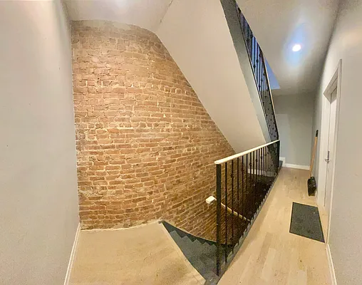 Rented by EastMount Realty LLC | media 24