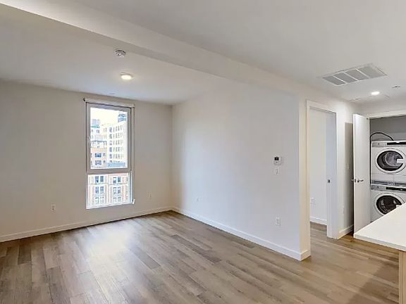 3rd image of 814 Amsterdam Ave APT 8K