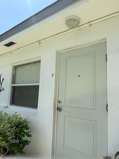 1 bed, 1.0 bath, 319 sqft, $1,800 — Photo 2
