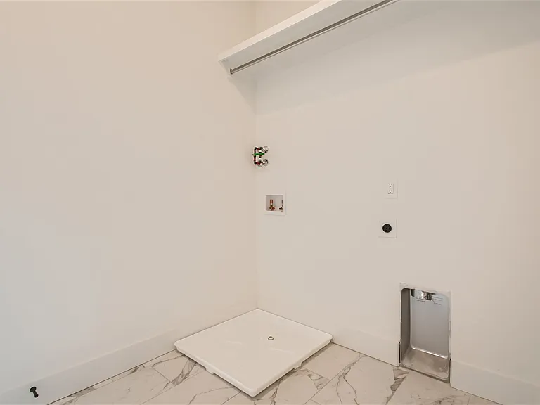 3rd Floor- Laundry Room