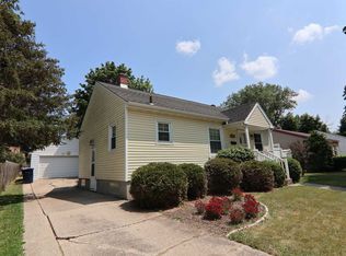 110 N Pine St, Janesville, WI 53548