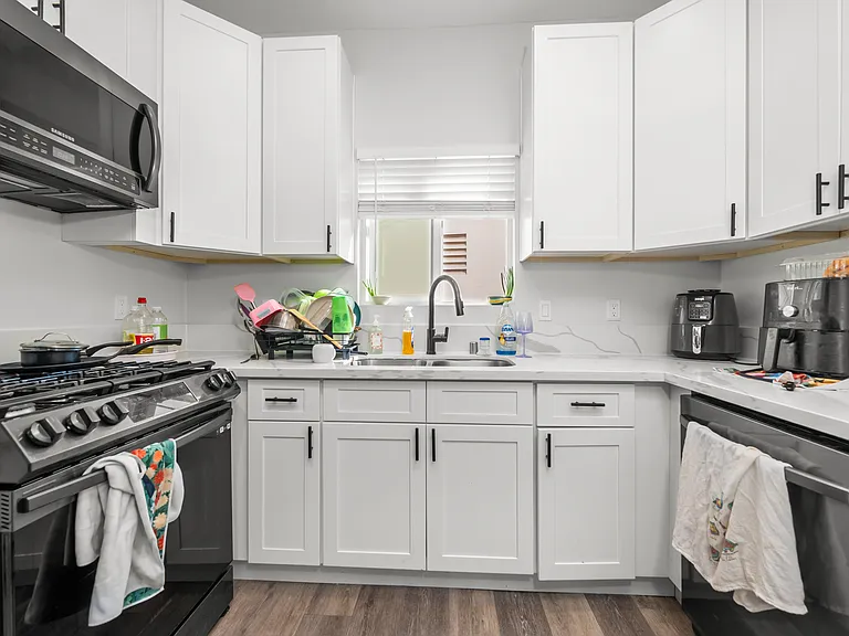 5229 E Falls View Dr — Photo 5
