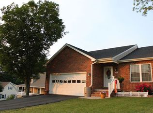414 Miller St SE, Christiansburg, VA 24073