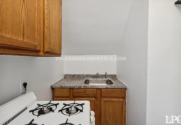 3843 Peru St #3 — Photo 9