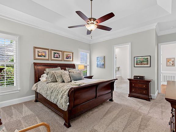 3rd image of 120 Swan Lake Ct
