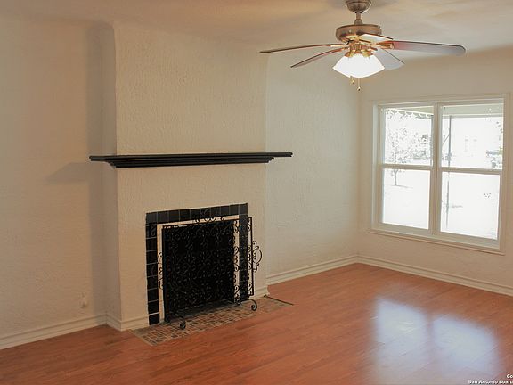 2nd image of 2626 W MISTLETOE AVE