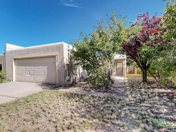 1909 Camino Lumbre, Santa Fe, NM 87505