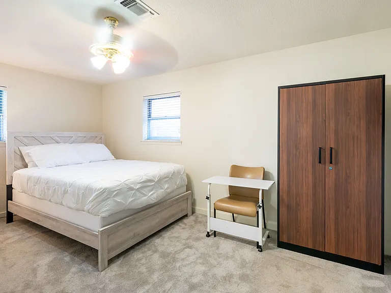 1109 Jordan Dr — Photo 15