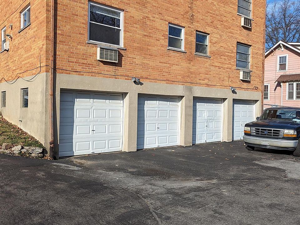 2nd image of 6652 Cheviot Rd