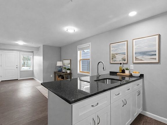 4th image of 3548 Lafayette Rd #101