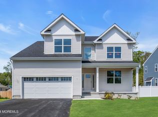 3 Melinda Ct, Bayville, NJ 08721