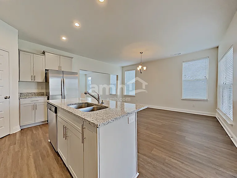 5335 Tupelo St — Photo 4