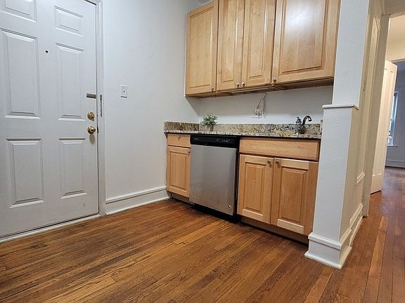 3rd image of 683.5 W Wrightwood Ave #1N