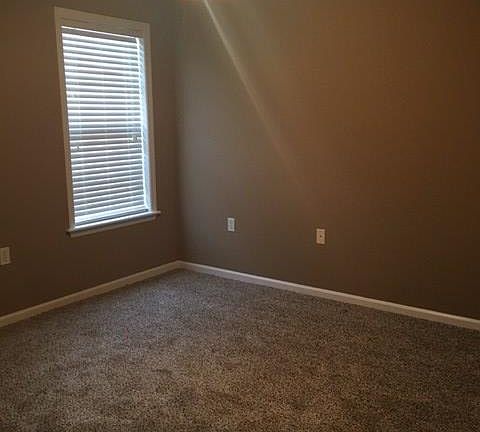 5th image of 639 Justin Dr