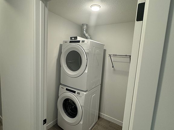 5th image of 3932 University Ave NW #419