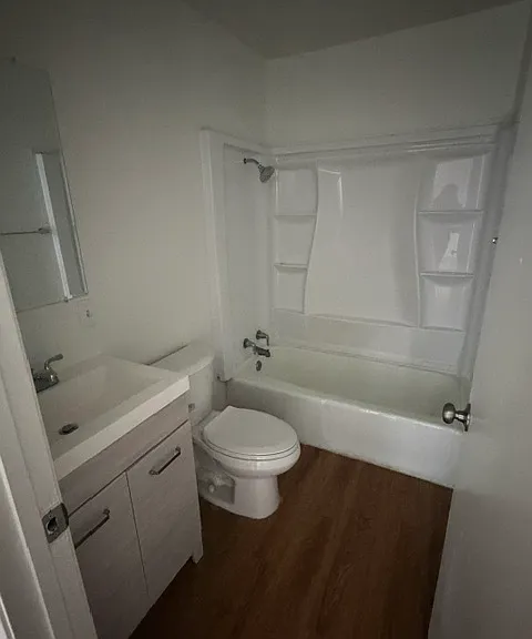 212 Chestnut St #1 — Photo 5